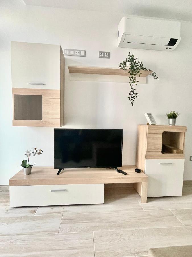 Island Suites 아로나 외부 사진