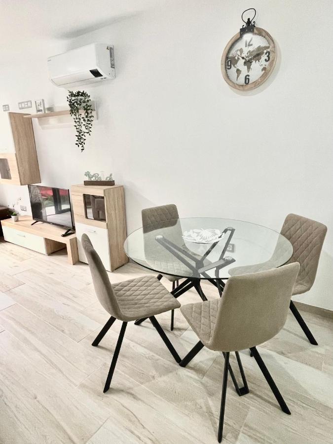 Island Suites 아로나 외부 사진
